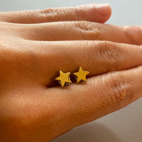 Urban Outfitters Gold Star Earrings - Picture 4 of 4